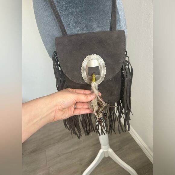 Gray conch fringe cross body purse - western rodeo - feathers- boho bag - Picture 6 of 7